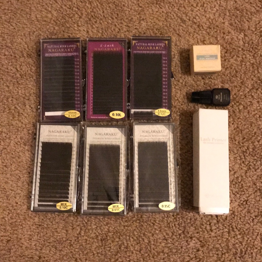 Eyelash extension bundle